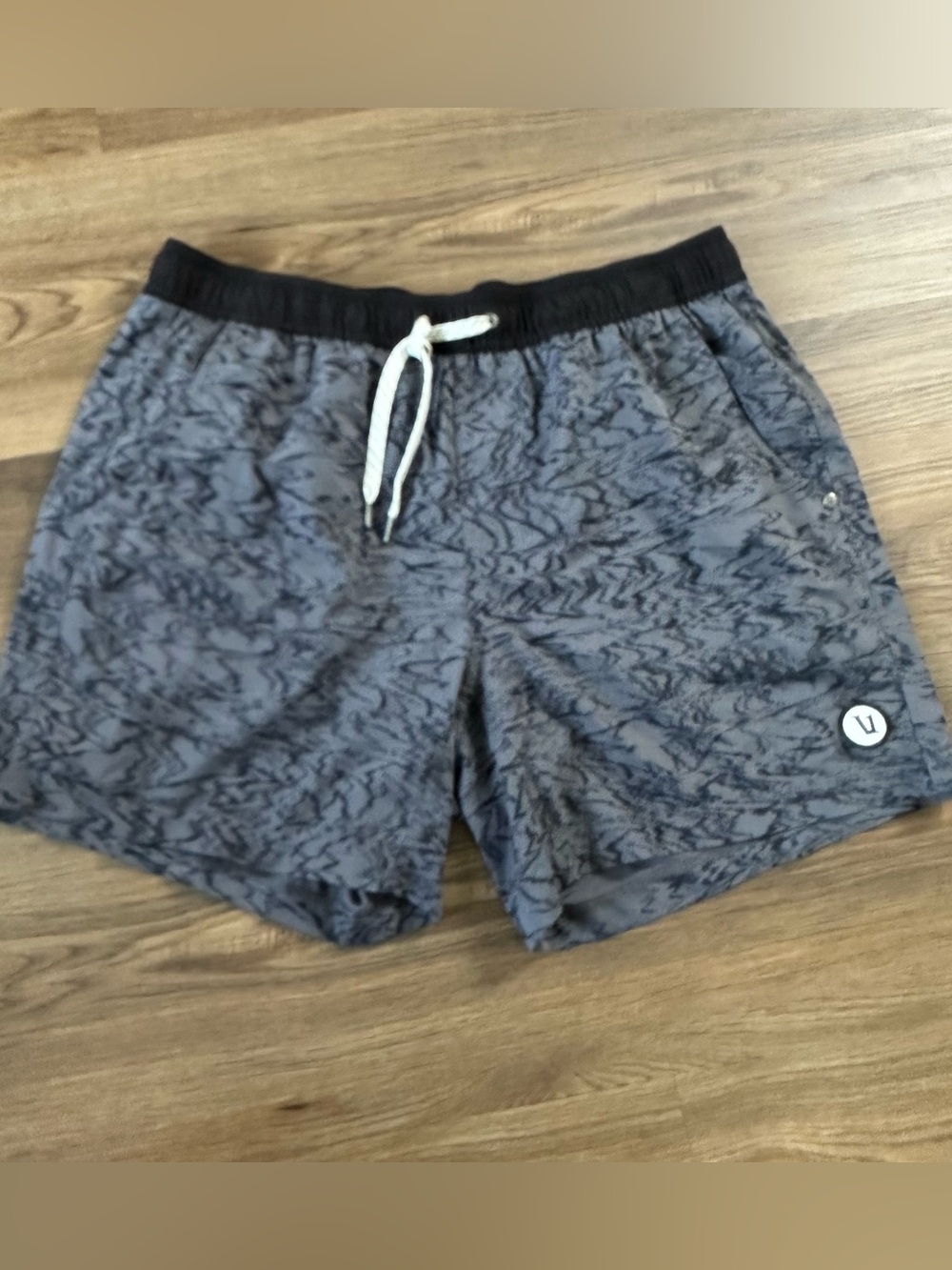 Vuori Kore Shorts Men Large Gray Lined Athletic 5” Training Workout Gym Pockets